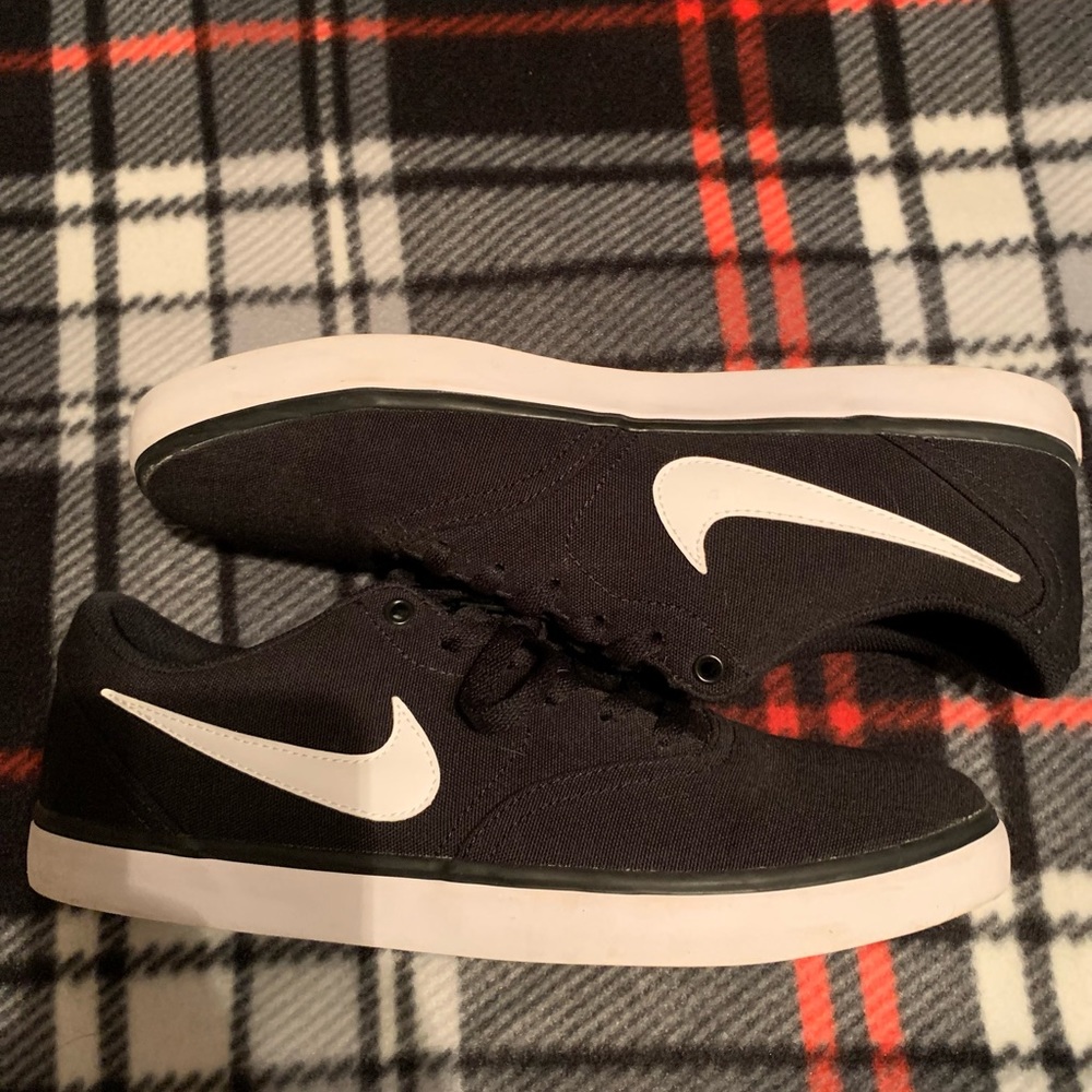 Nike Skateboarding Canvas Sneakers